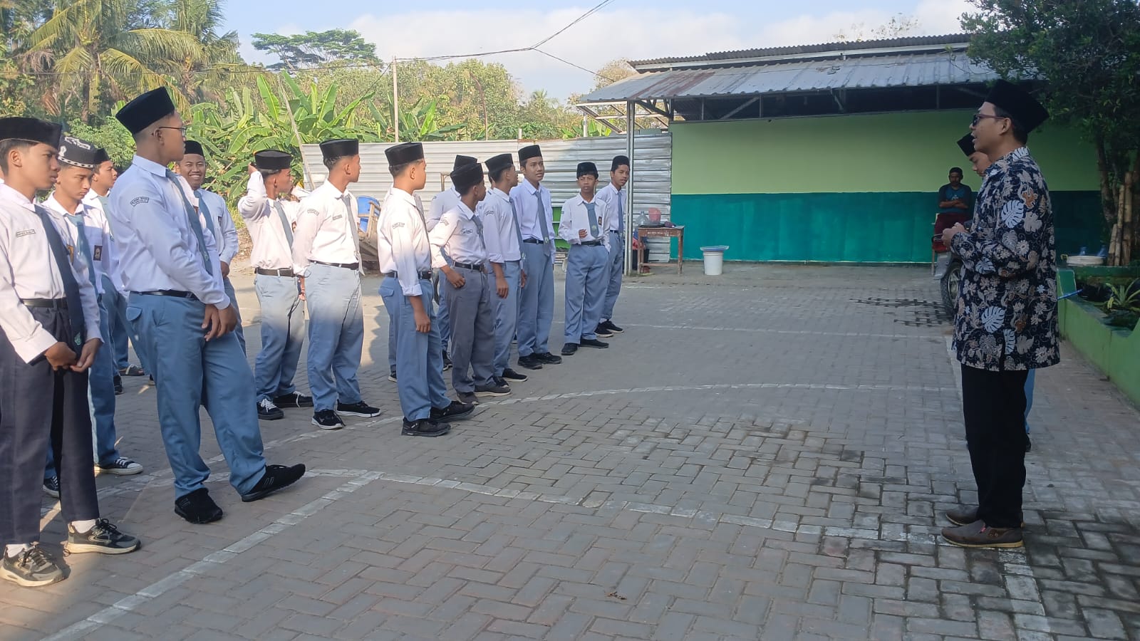 Apel Pagi MA Nuurul Waahid: Membangun Budaya Disiplin sebagai Fondasi Pembelajaran Bermutu